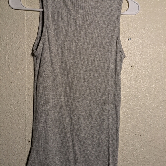 5 More Minutes Gray Tank Top with Pink Text Size Medium - Picture 5 of 5